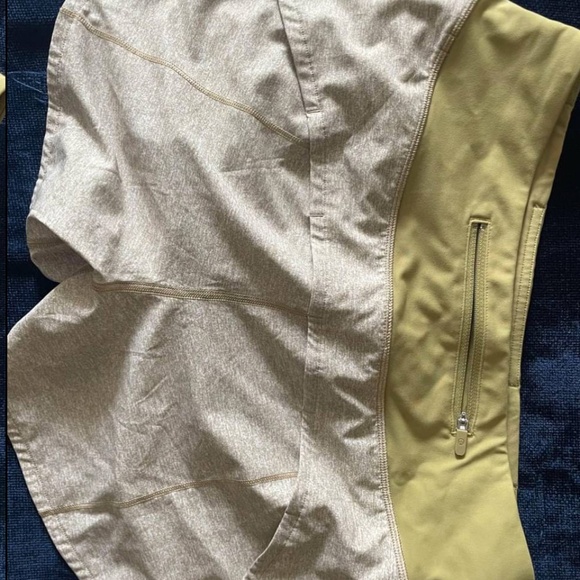 Hotty hot shorts Lululemon - Picture 2 of 3